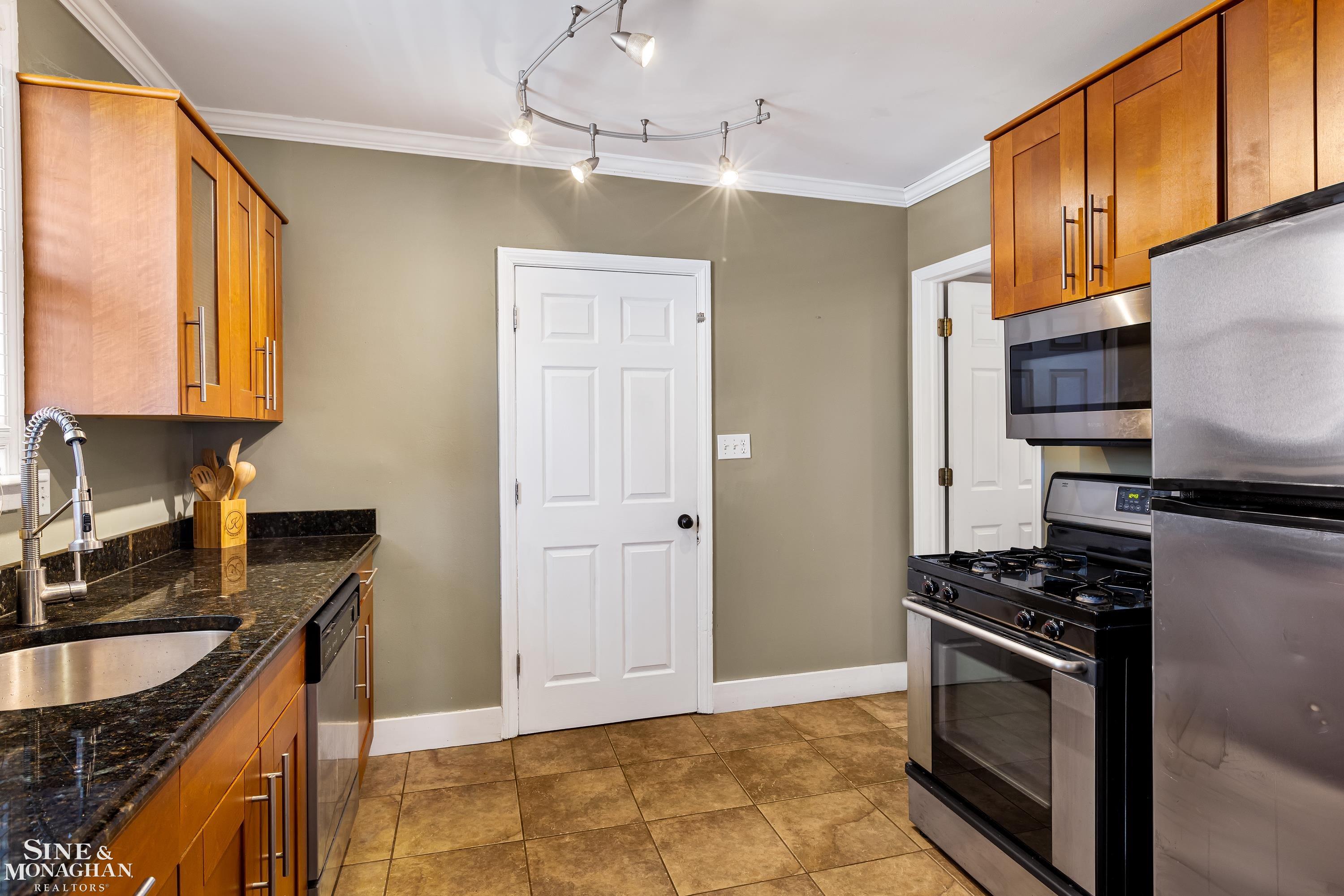 1234 Harvard Road Berkley, MI 48072 - Photo 12 of 28