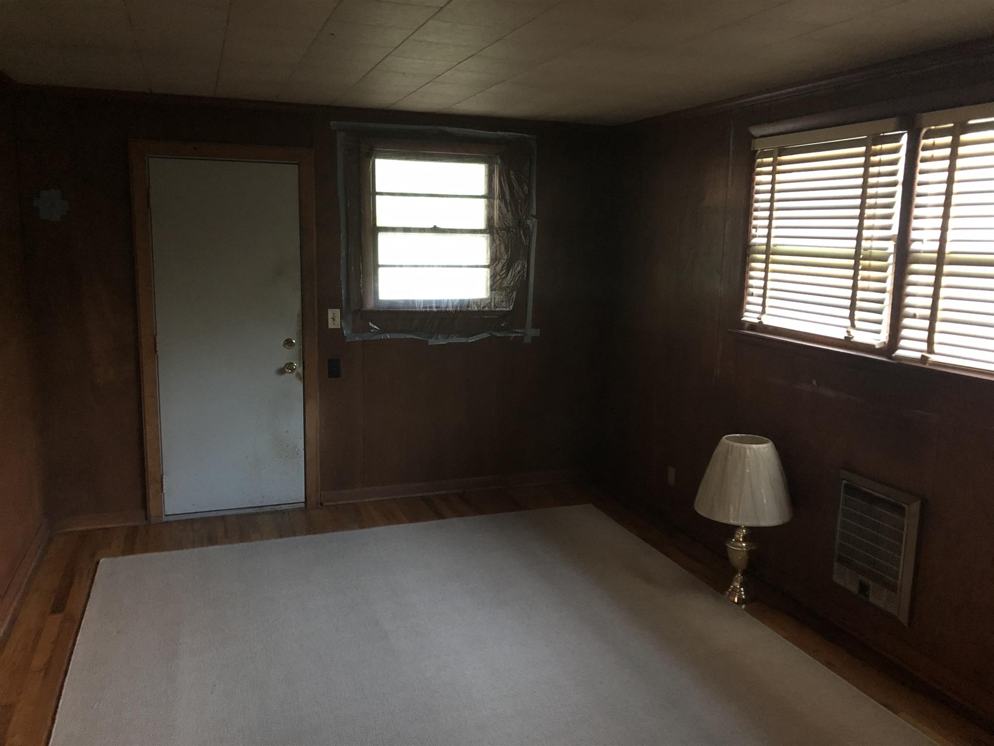 637 Neelys Bend Road Madison, TN 37115 - Photo 2 of 15 an empty room with a window