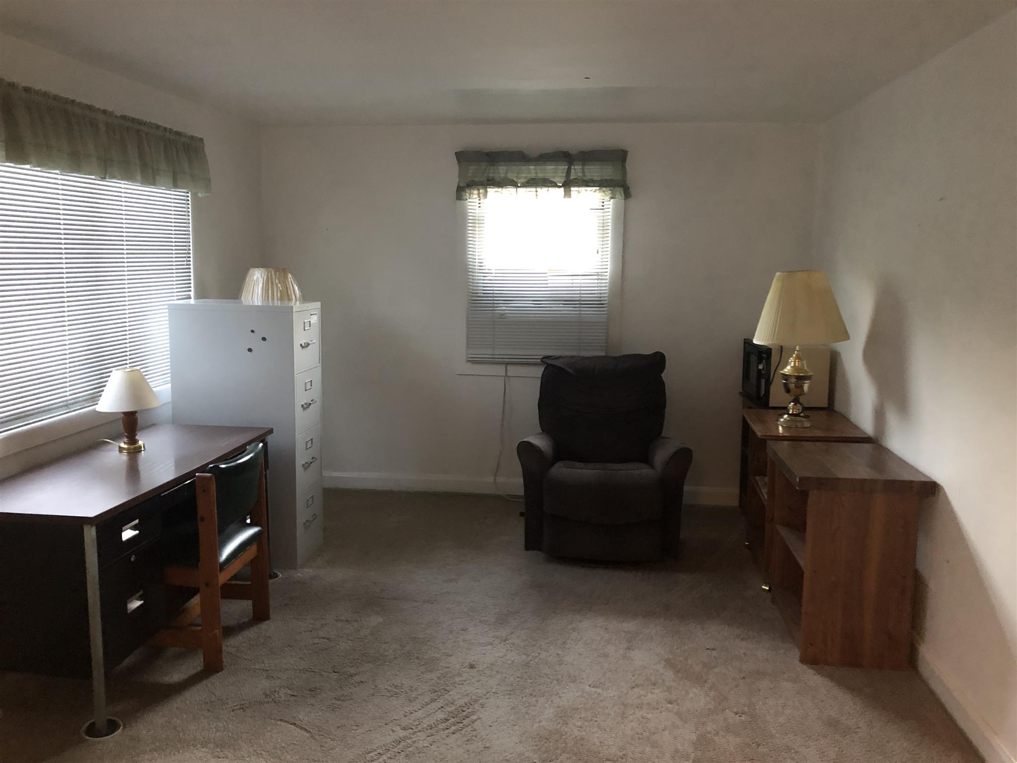 637 Neelys Bend Road Madison, TN 37115 - Photo 4 of 15 a room with furniture and a window