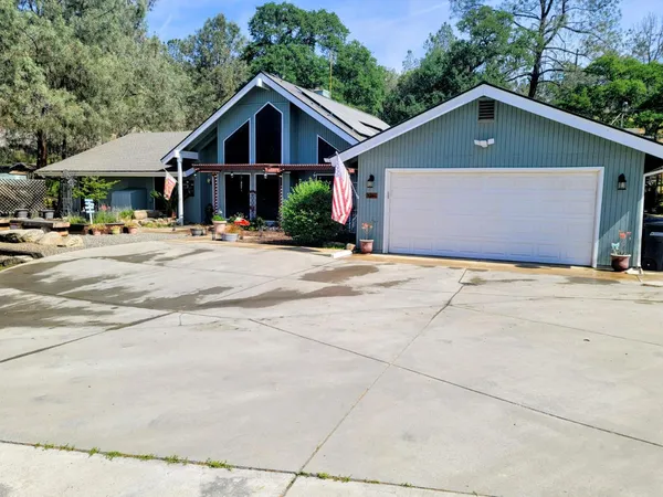 $419,000 | 42011 Long Hollow Drive, Coarsegold, CA 93614
