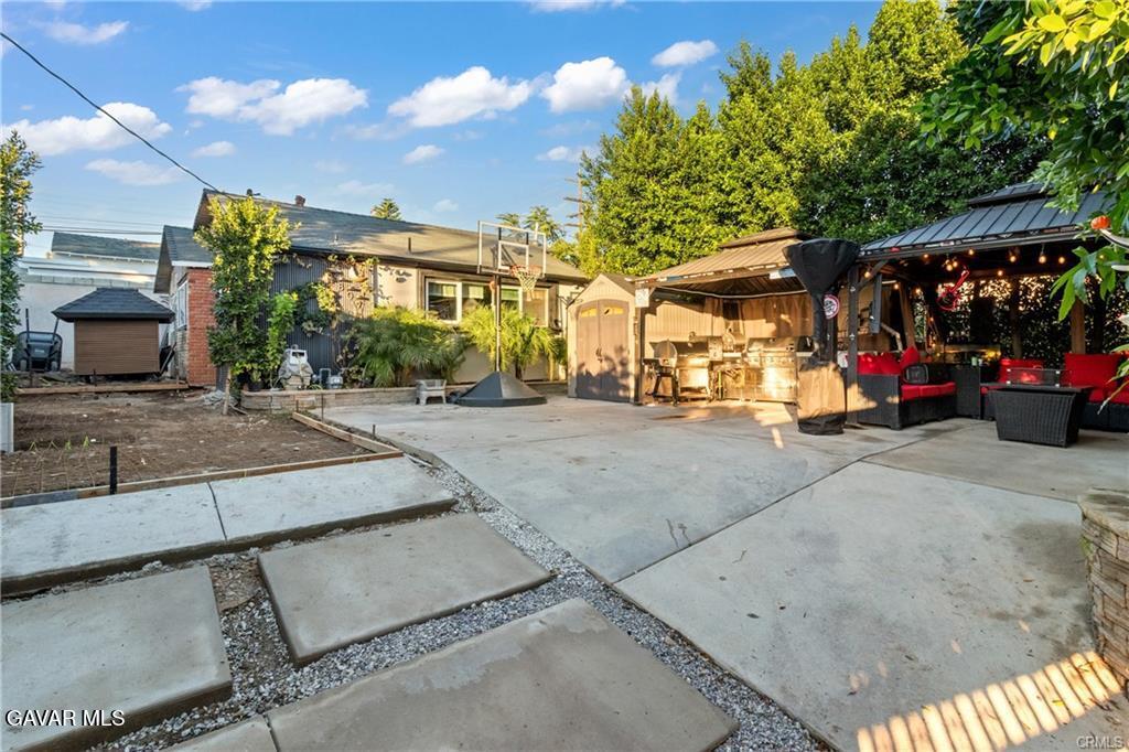 6809 Haywood Street Tujunga, CA 91042 - Photo 4 of 18 4