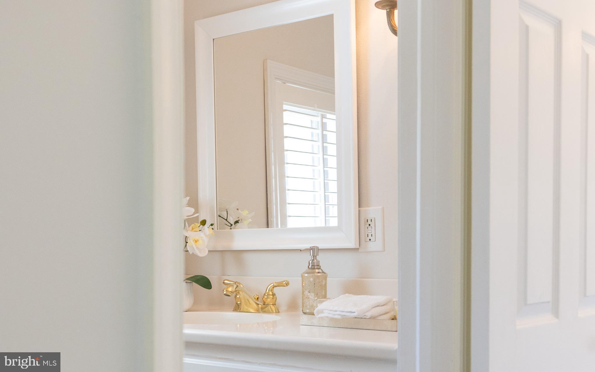 650 Timber Lane Devon, PA 19333 - Photo 28 of 50 Powder Room