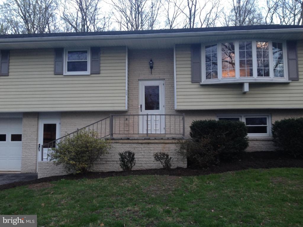 320 Hillside Road Elizabethtown, PA 17022 - Photo 8 of 21 Gallery Image 8