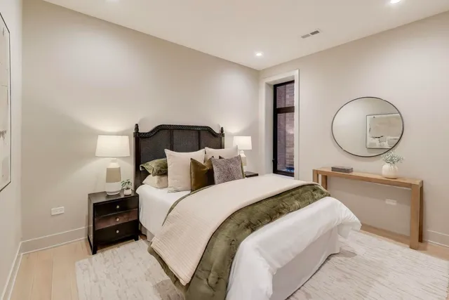 $740,000 | 1317 North Western Avenue, Unit 202, Chicago, IL 60622