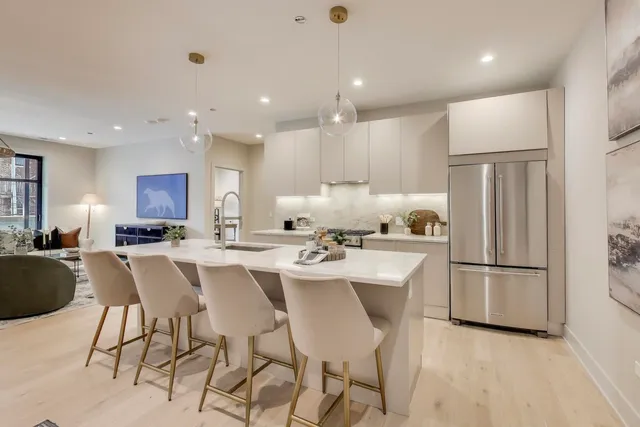 $740,000 | 1317 North Western Avenue, Unit 202, Chicago, IL 60622