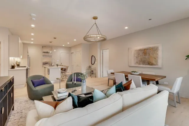 $740,000 | 1317 North Western Avenue, Unit 202, Chicago, IL 60622