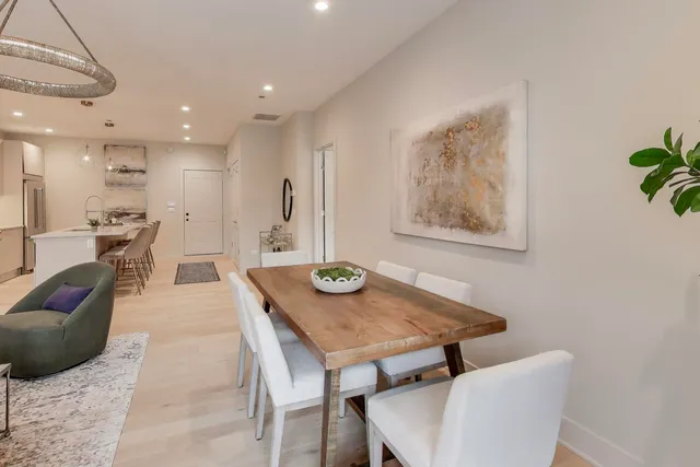 $740,000 | 1317 North Western Avenue, Unit 202, Chicago, IL 60622