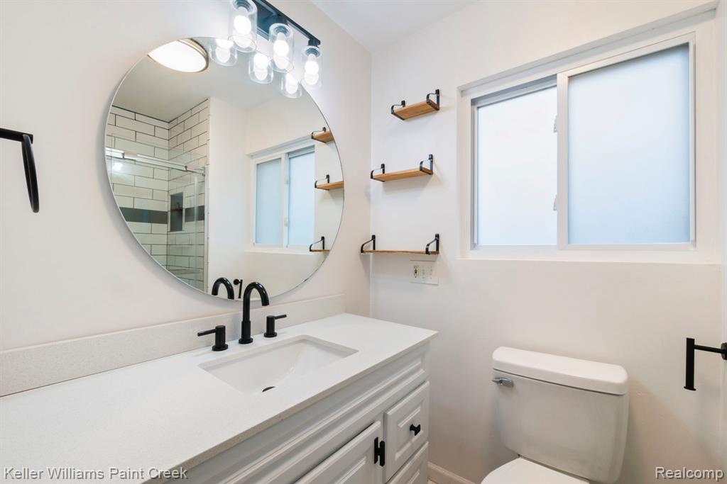 1811 Henbert Road West Bloomfield, MI 48324 - Photo 27 of 54 Gallery Image 27