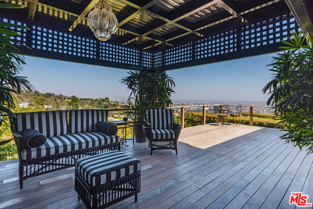 1612 Gilcrest Drive Beverly Hills, CA 90210 - Photo 16 of 33