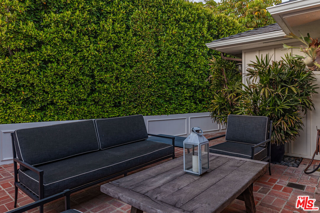 1612 Gilcrest Drive Beverly Hills, CA 90210 - Photo 25 of 33