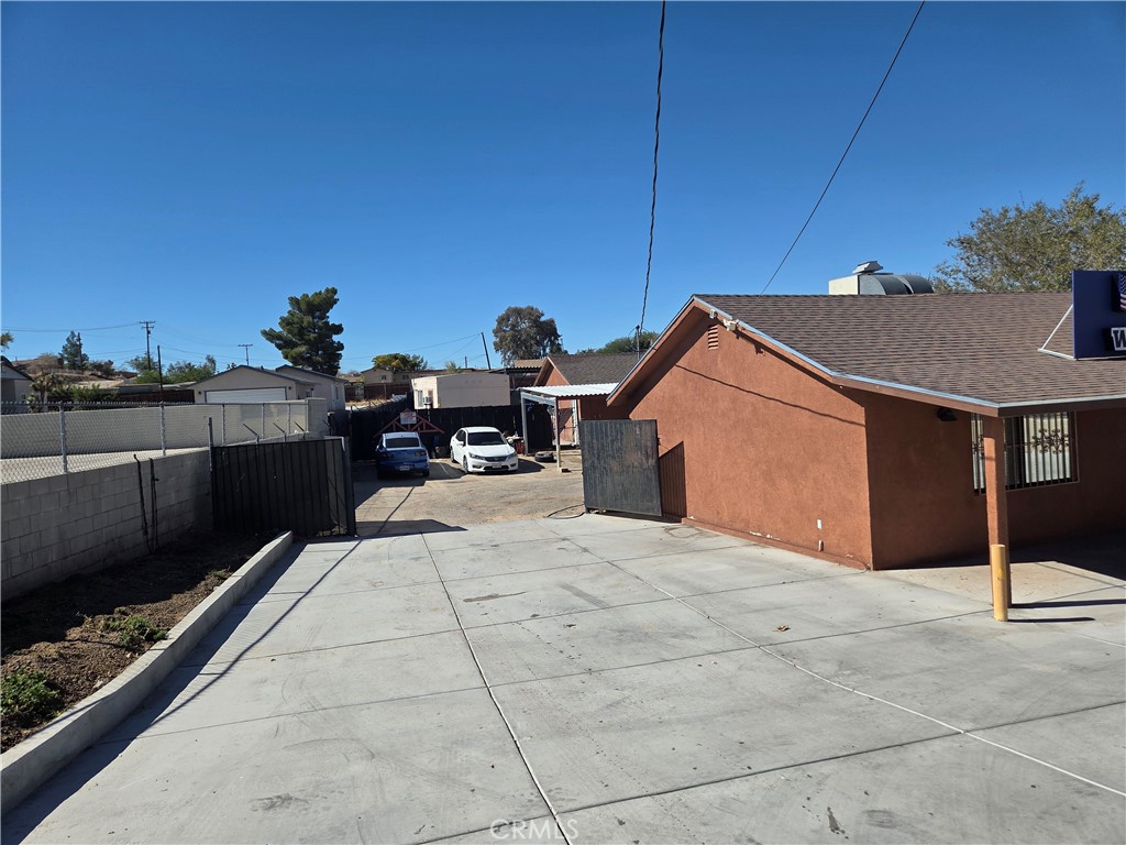 14258 Hesperia Road Victorville, CA 92395 - Photo 5 of 6