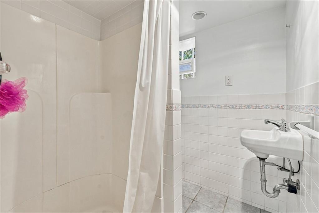 281 Arden Road Pittsburgh, PA 15216 - Photo 24 of 35 Full Bath - Lower Level