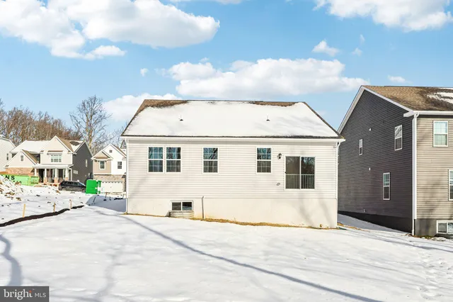 a view of a house with a outdoor space