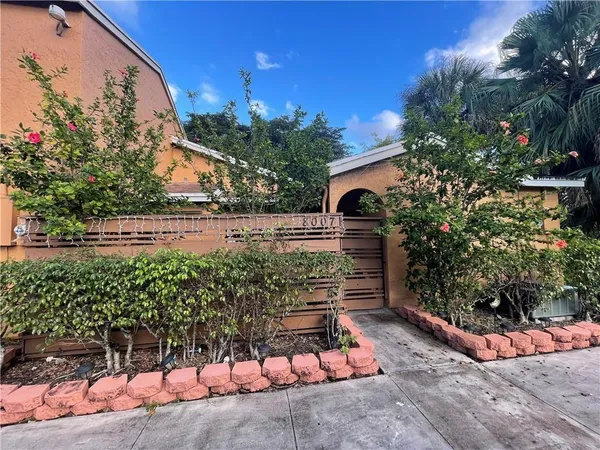 $2,200 | 8007 Northwest 71st Court, Tamarac, FL 33321