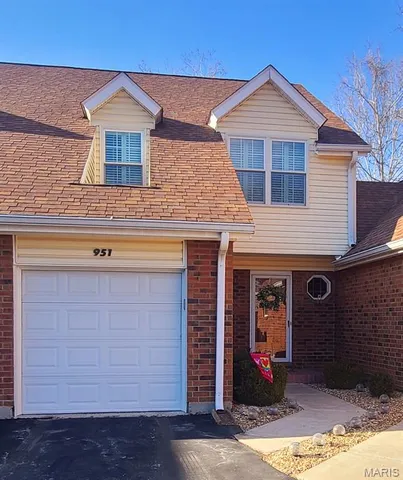 $195,000 | 951 Riverwood Pl Drive, Florissant, MO 63031