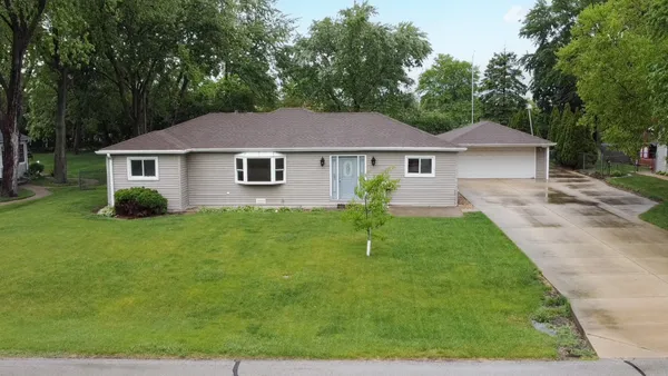 $375,000 | 440 Aster Lane, Hoffman Estates, IL 60169