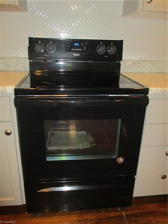2211 Chambers Street High Point, NC 27263 - Photo 15 of 47 New stove