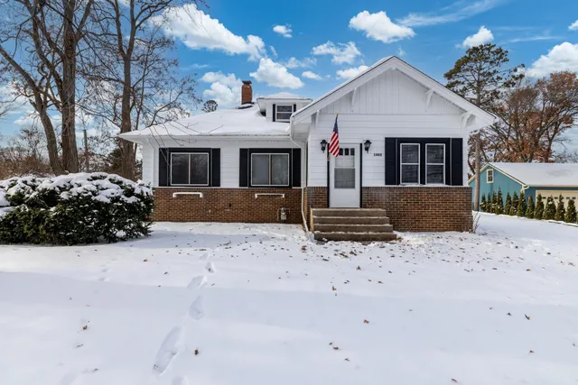 $290,000 | 1443 Hazelwood Street, St. Paul, MN 55106