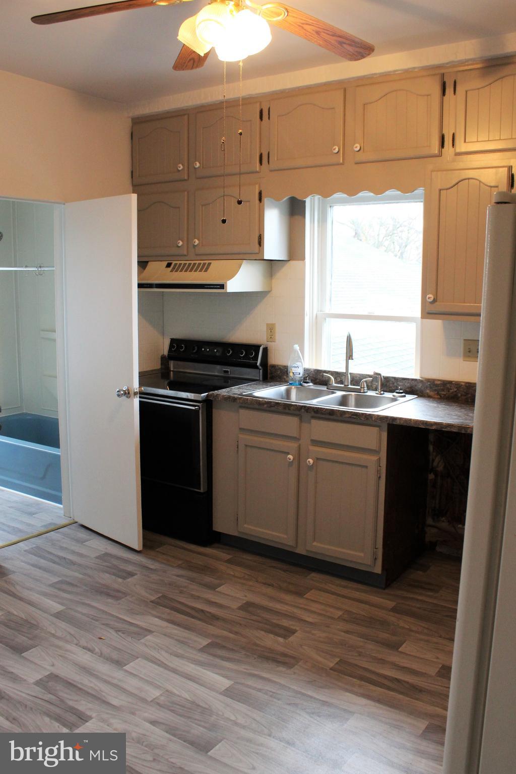 413 Baltimore Street Hanover, PA 17331 - Photo 8 of 18 Gallery Image 8