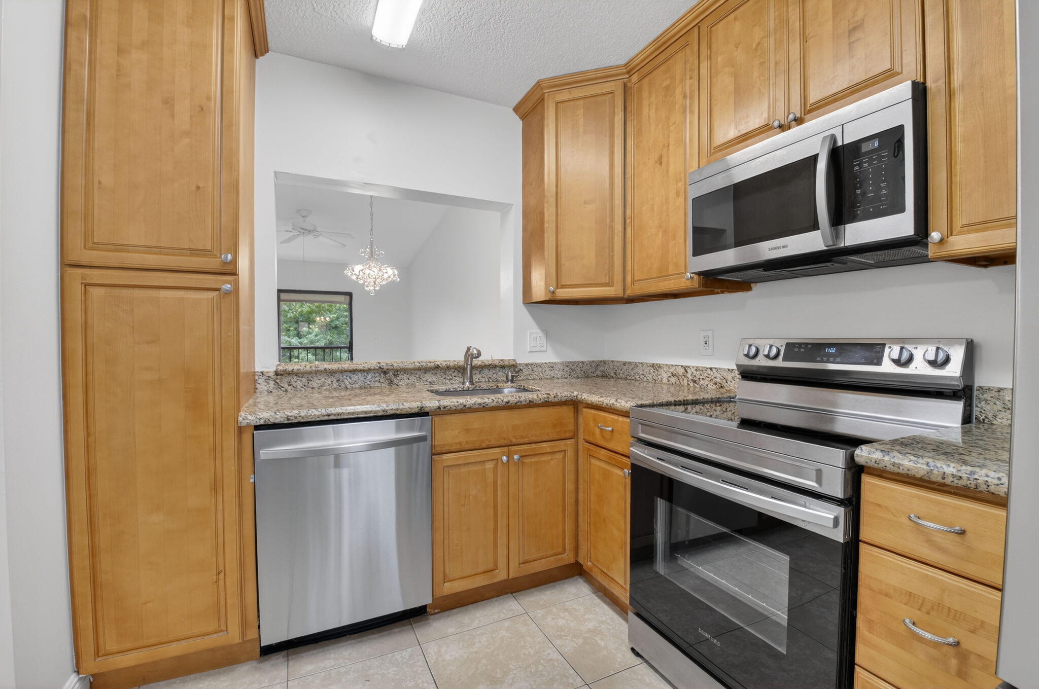 21943 Remsen Terrace, Unit 207 Boca Raton, FL 33433 - Photo 16 of 44 Kitchen