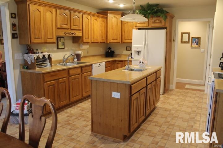 3001 Pine Ridge Drive Herrin, IL 62948 - Photo 9 of 28 Gallery Image 9
