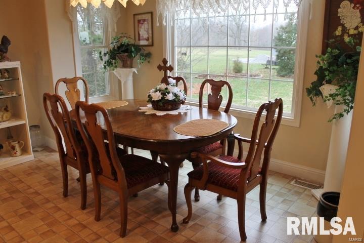 3001 Pine Ridge Drive Herrin, IL 62948 - Photo 10 of 28 Gallery Image 10