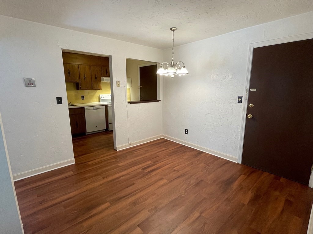 23 Erick Road, Unit 12 Mansfield, MA 02048 - Photo 4 of 12