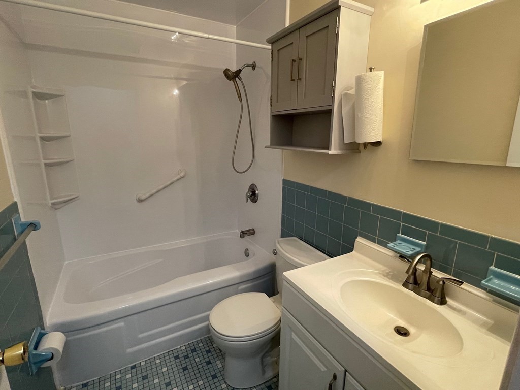 23 Erick Road, Unit 12 Mansfield, MA 02048 - Photo 8 of 12
