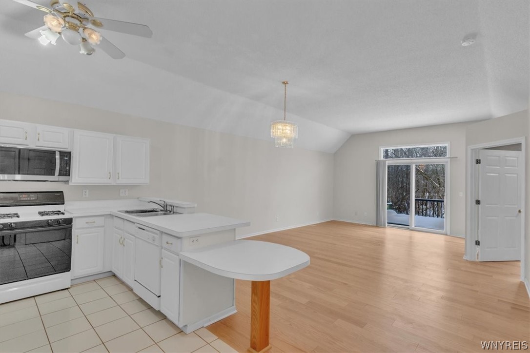 74 Das Court Amherst, NY 14221 - Photo 6 of 26