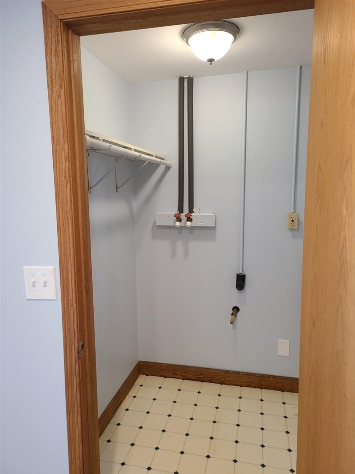 9217 Bridge Street Dimondale, MI 48821 - Photo 24 of 33 50040967-23.JPG