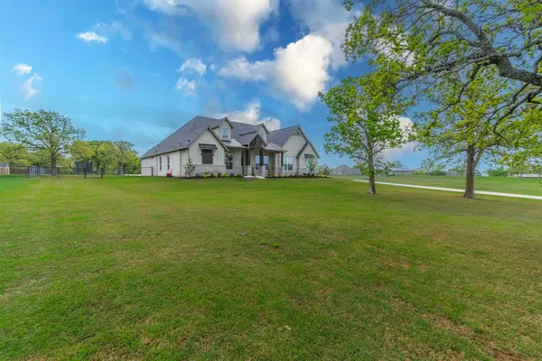 $980,000 | 150 Las Brisas Drive, Decatur, TX 76234