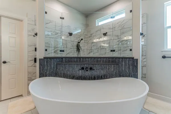 $980,000 | 150 Las Brisas Drive, Decatur, TX 76234