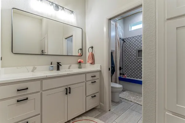 $980,000 | 150 Las Brisas Drive, Decatur, TX 76234