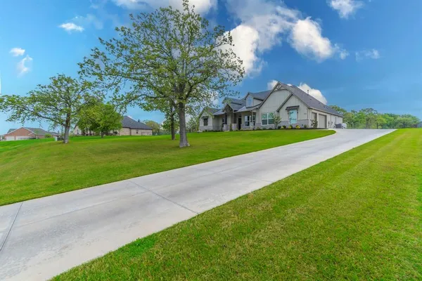 $980,000 | 150 Las Brisas Drive, Decatur, TX 76234