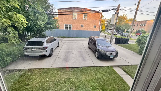 $1,800 | 5501 North California Avenue, Unit 1N, Chicago, IL 60625