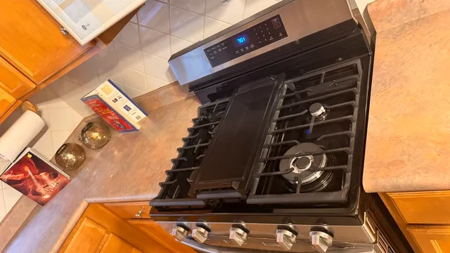 $1,800 | 5501 North California Avenue, Unit 1N, Chicago, IL 60625