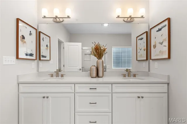 $639,900 | 2 Pin Oak At Regal Pines, Ballwin, MO 63021