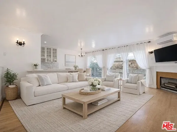 $6,750 | 1141 19th Street, Unit 2, Santa Monica, CA 90403