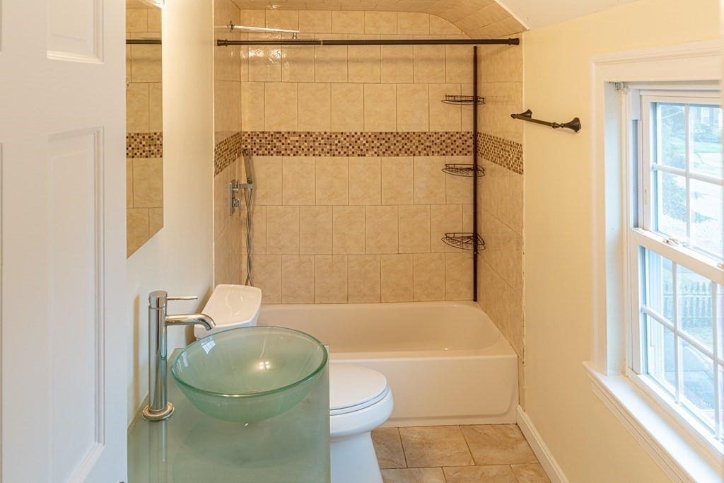 6 Leggs Hill Road Marblehead, MA 01945 - Photo 13 of 19 Gallery Image 13