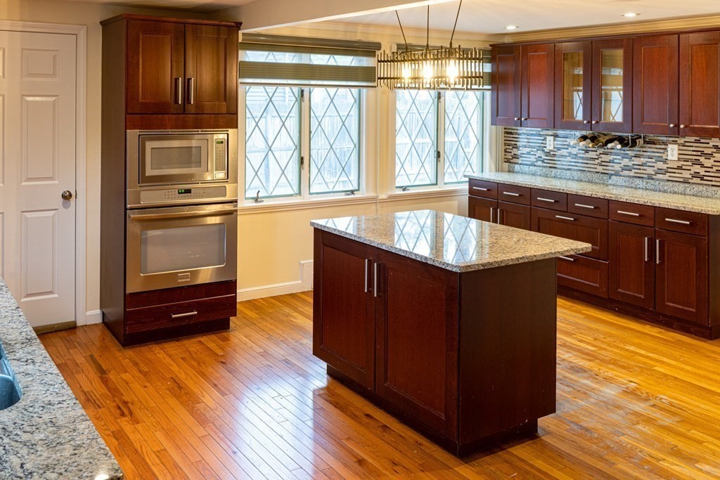 6 Leggs Hill Road Marblehead, MA 01945 - Photo 2 of 19 Gallery Image 2