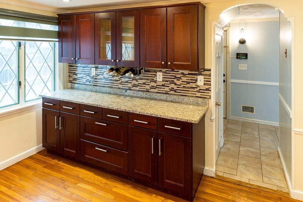 6 Leggs Hill Road Marblehead, MA 01945 - Photo 5 of 19 Gallery Image 5