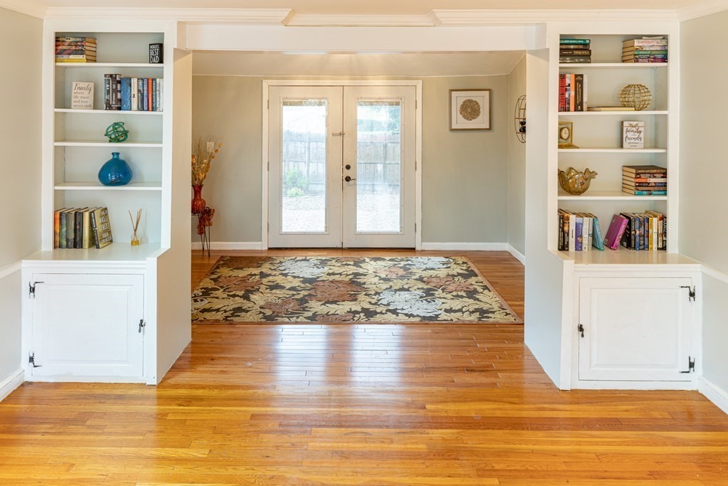 6 Leggs Hill Road Marblehead, MA 01945 - Photo 7 of 19 Gallery Image 7