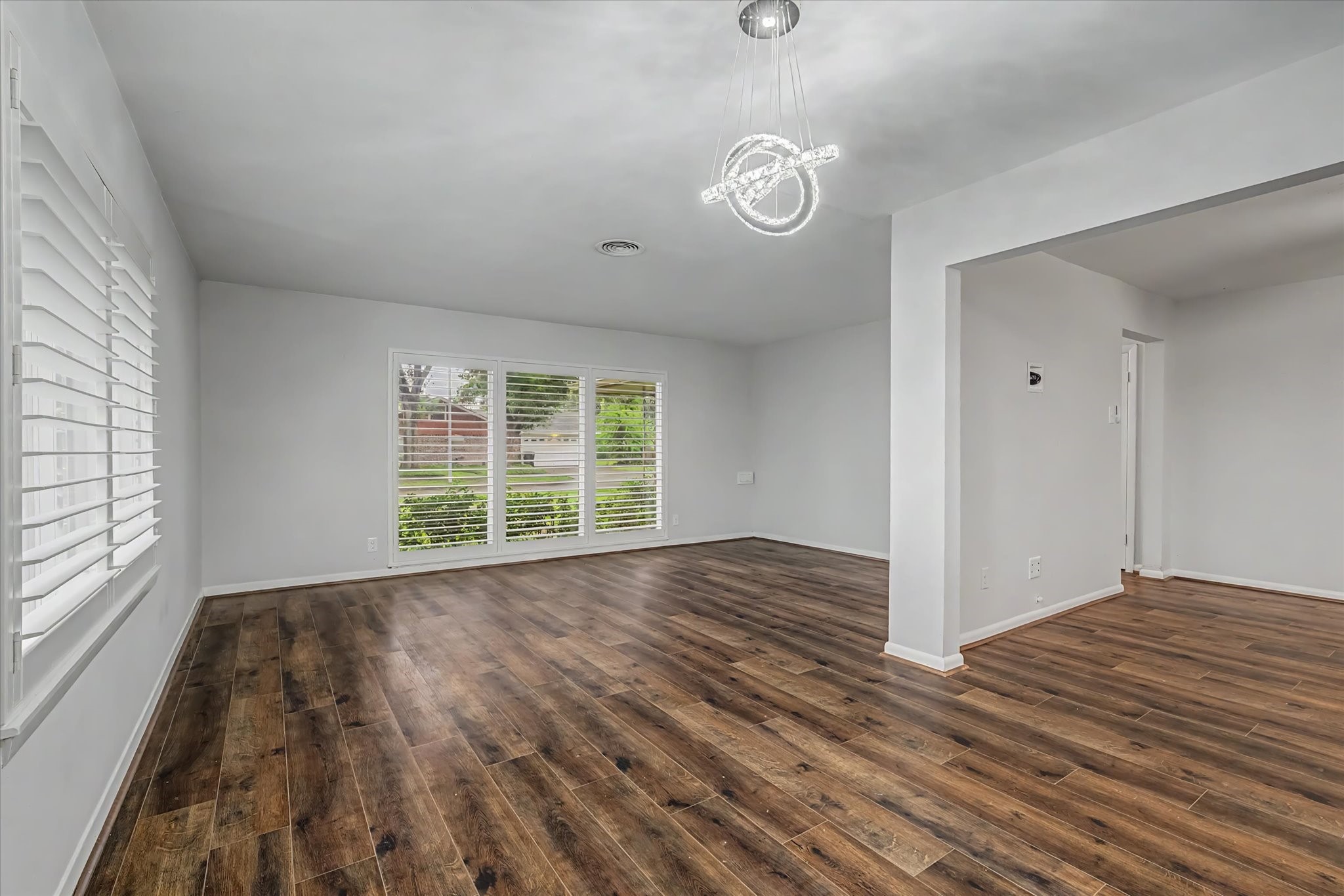 2123 Ridgecrest Drive Houston, TX 77055 - Photo 11 of 44