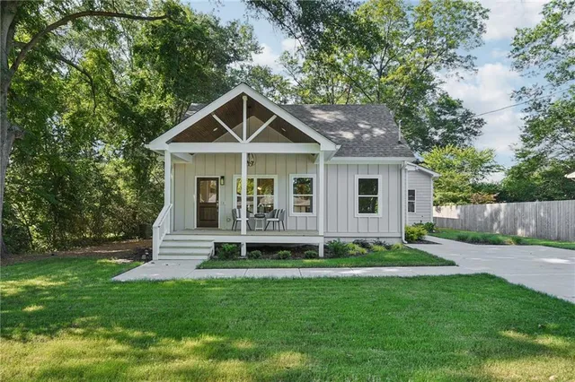 $3,600 | 1036 Dell Avenue Southeast, Smyrna, GA 30080