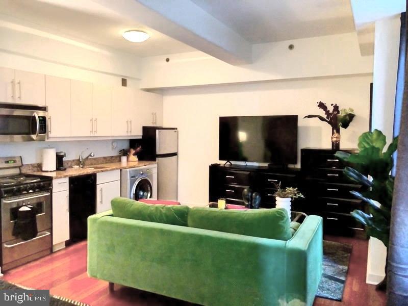 219-29 South 18th Street, Unit 404 Philadelphia, PA 19103 - Photo 12 of 28