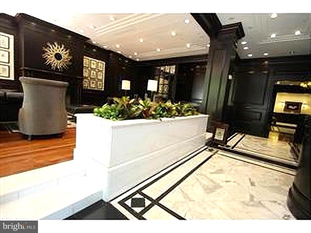 219-29 South 18th Street, Unit 404 Philadelphia, PA 19103 - Photo 18 of 28