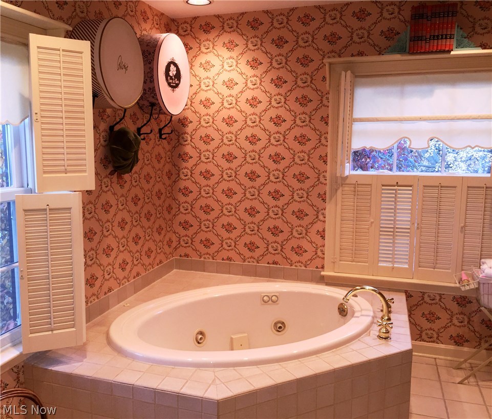 2905 Dunbarton Avenue Northwest Canton, OH 44708 - Photo 12 of 23