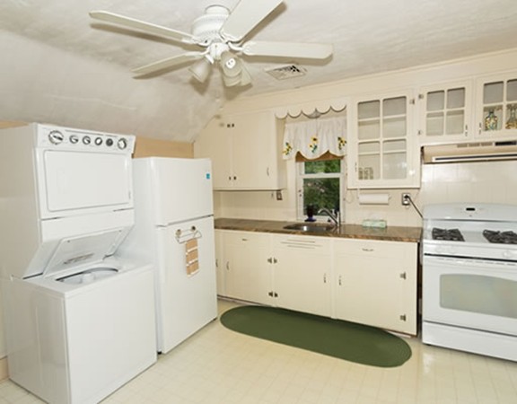 39 Farmland Road Lowell, MA 01850 - Photo 16 of 30
