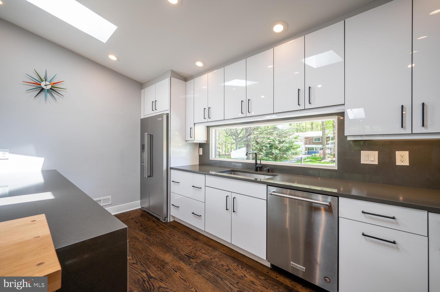 8105 Glenmore Spring Road Bethesda, MD 20817 - Photo 11 of 69