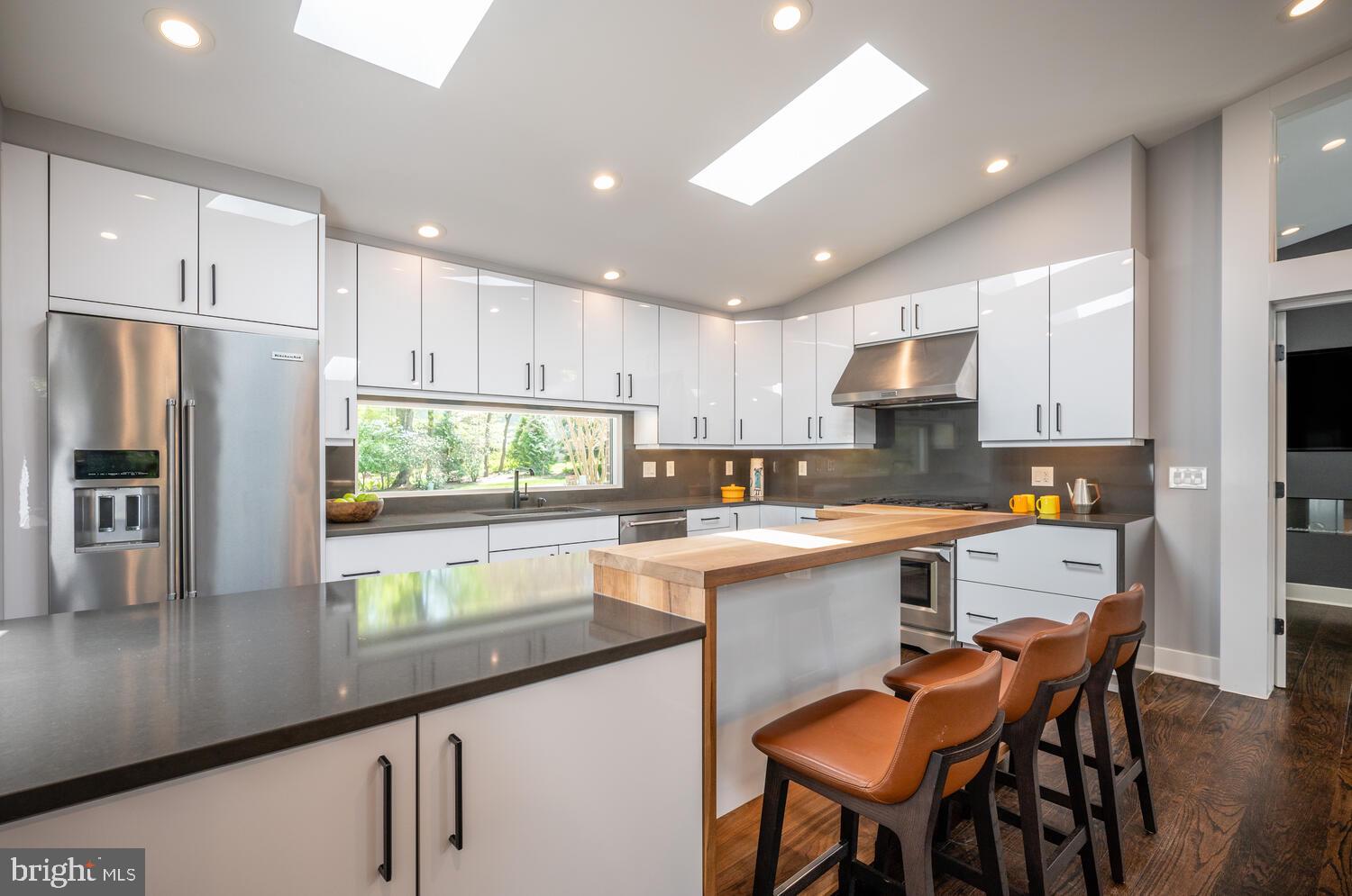 8105 Glenmore Spring Road Bethesda, MD 20817 - Photo 12 of 69